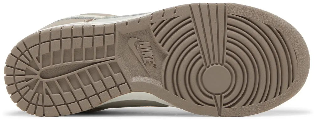 Nike Wmns Dunk Low 'Moon Fossil'