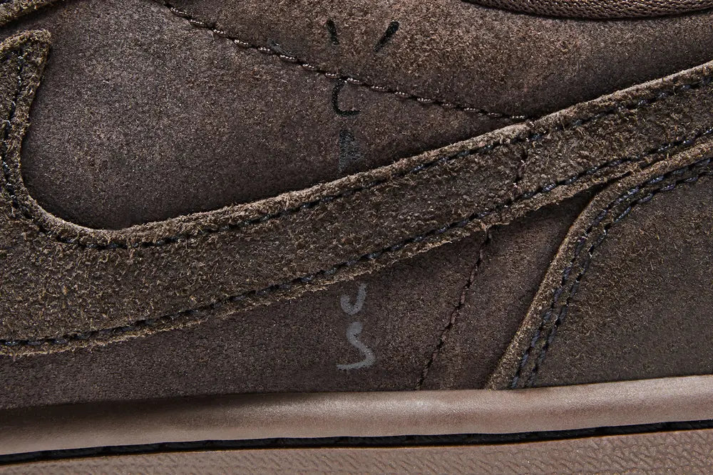 Jordan 1 Retro Low "Travis Scott Velvet Brown"