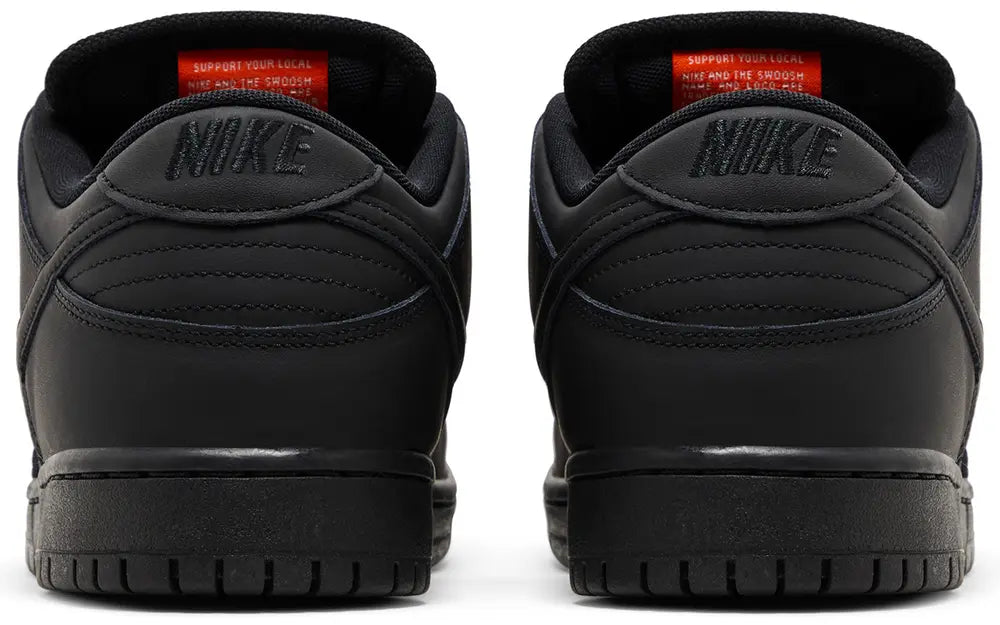 Nike SB Dunk Low "Triple Black"