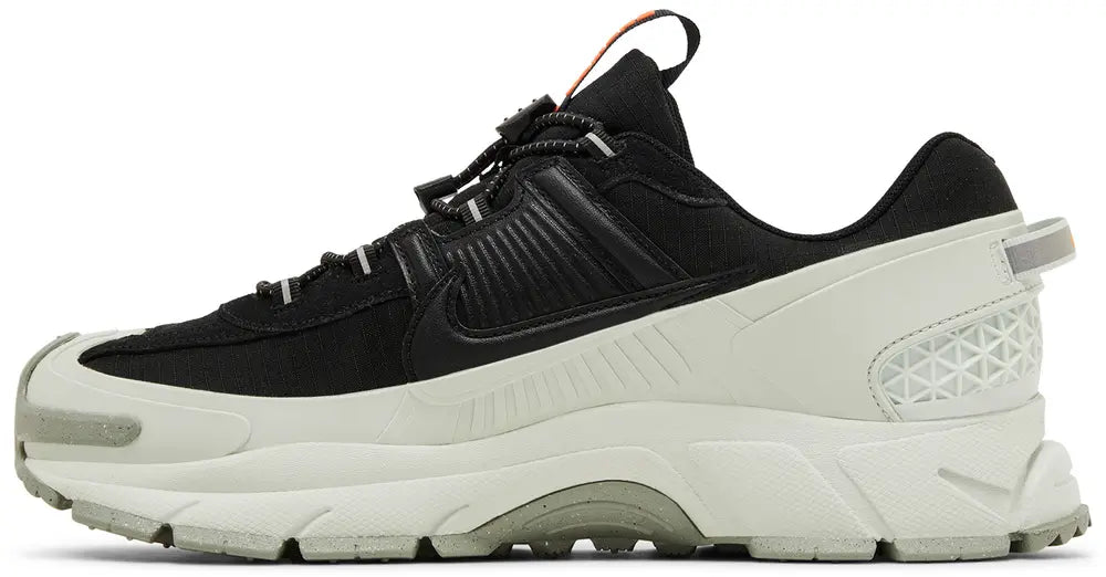 Nike Zoom Vomero 5 Roam "Black Light Silver"