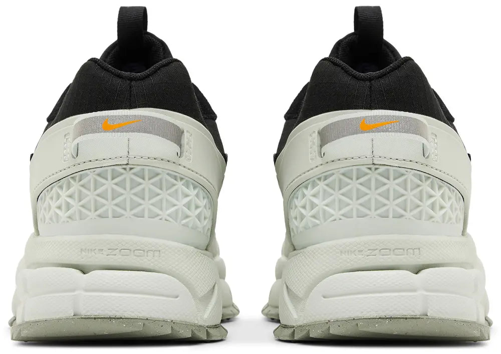 Nike Zoom Vomero 5 Roam "Black Light Silver"