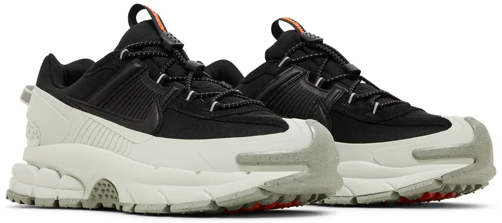 Nike Zoom Vomero 5 Roam "Black Light Silver"