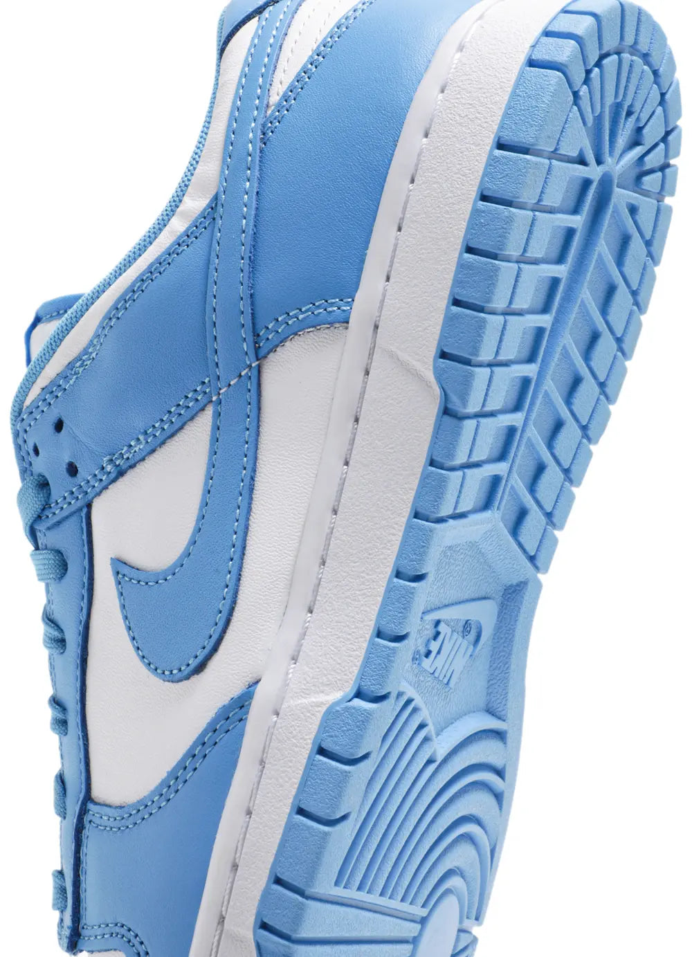 Nike Dunk Low "UNC"