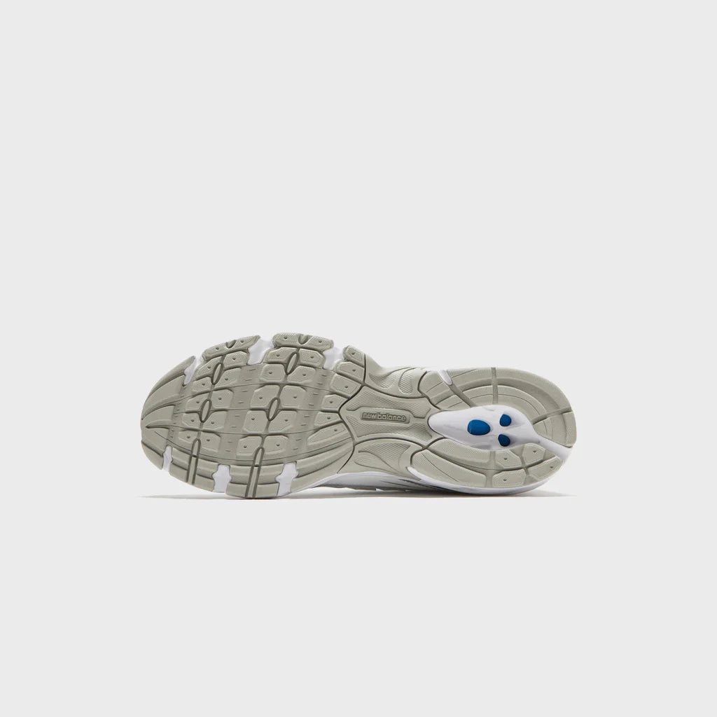 New Balance 740 "Silver White"