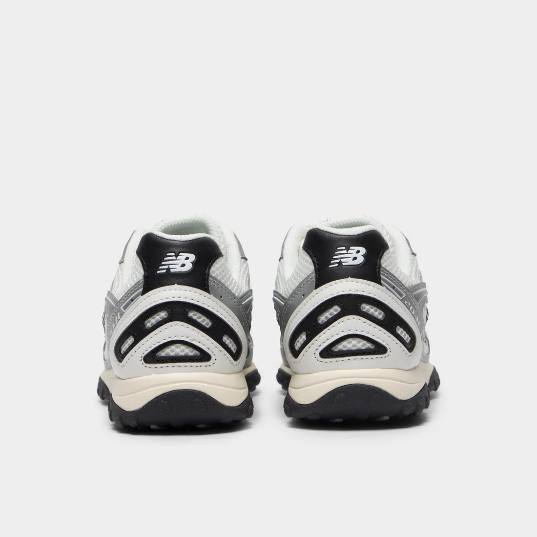 New Balance 204L "Silver Metallic Black"