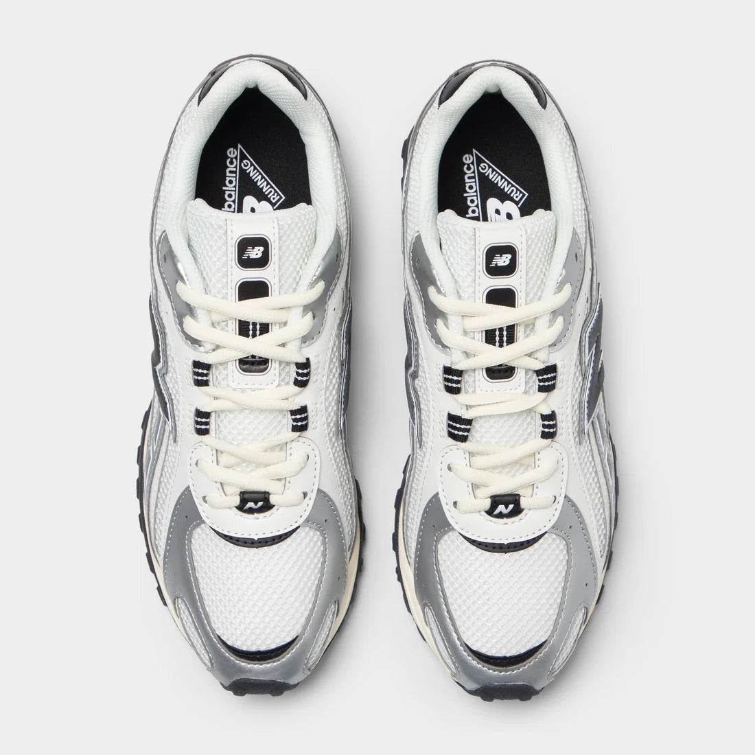 New Balance 204L "Silver Metallic Black"