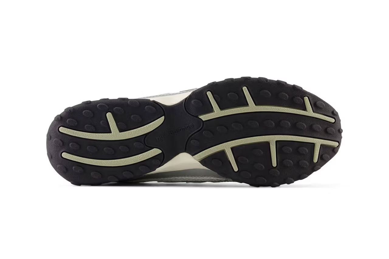 New Balance 204L "Silver Metallic Sage Green"